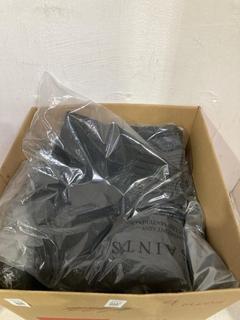 Lot 1032  
            Birmingham SR107 - Parcel Delivery Only 
                
BOX OF 9 X JOHN LEWIS & PARTNERS MENS CLOTHING APPROX ORIGINAL RRP £150