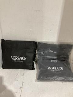 Lot 1049  
            Birmingham SR107 - Parcel Delivery Only 

                
2X ITEMS TO INCLUDE VERSACE FRAGRANCES INSTITUTIONAL CANVAS BAG FOR WOMAN