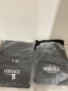 Lot 1054  
            Birmingham SR107 - Parcel Delivery Only 

                
2X ITEMS TO INCLUDE VERSACE FRAGRANCES INSTITUTIONAL CANVAS BAG FOR WOMAN
