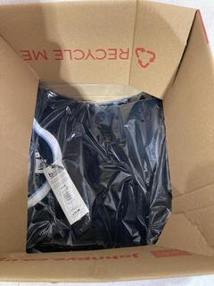 Lot 1059  
            Birmingham SR107 - Parcel Delivery Only 

                
5X MENS SHIRTS TO INCLUDE KIN SHIRT (SIZE M)