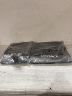 Lot 1063  
            Birmingham SR107 - Parcel Delivery Only 

                
2X ITEMS TO INCLUDE INSTITUTIONAL BLACK CANVAS BAG FOR MAN