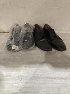 Lot 1071  
            Birmingham SR107 - Parcel Delivery Only 

                
2X SHOES TO INCLUDE NIKE BALANCE WOMENS TRAINER (SIZE 6.5)