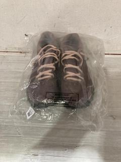 Lot 1072  
            Birmingham SR107 - Parcel Delivery Only 

                
NORTH FACE TRAINER (SIZE 6)