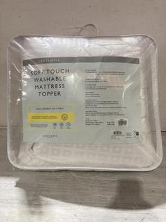 Lot 1076  
            Birmingham SR107 - Parcel Delivery Only 
                
JOHN LEWIS & PARTNERS SOFT TOUCH WASHABLE MATTRESS TOPPER