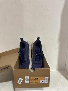 Lot 1081  
            Birmingham SR107 - Parcel Delivery Only 
                
OASICS GEL-PULSE 16 MENS IN INDIGO BLUE/BLUE COAST SIZE 9