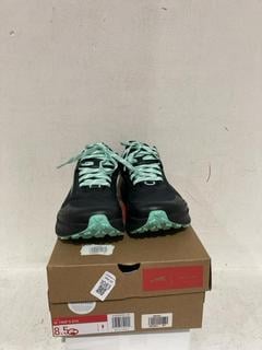 Lot 1083  
            Birmingham SR107 - Parcel Delivery Only 
                
ALTRA W TIMP 5 GTX TRAINERS SIZE 6.5
