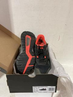 Lot 1084  
            Birmingham SR107 - Parcel Delivery Only 
                
TERREX SOULSTRIDE R.RDY TRAINERS SIZE 8