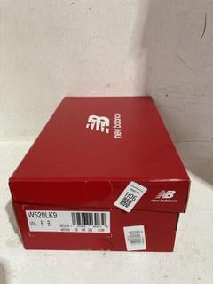 Lot 1106  
            Birmingham SR107 - Parcel Delivery Only 

                
NEW BALANCE MOYAN SHOES SIZE 8