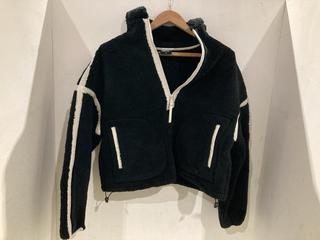 Lot 1142  
            Birmingham SR107 - Parcel Delivery Only 

                
GYM COFFEE WINTER JACKET