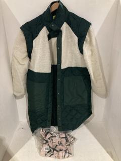 Lot 1145  
            Birmingham SR107 - Parcel Delivery Only 

                
2 X ITEMS TO INCLUDE JOHN LEWIS AND PARTNERS WINTER GREEN JACKET
