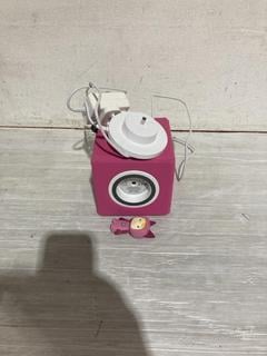 Lot 1193  
            Birmingham SR107 - Parcel Delivery Only 

                
TONIES STARTER SET SPEAKER