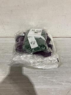 Lot 1199  
            Birmingham SR107 - Parcel Delivery Only 

                
4X ITEMS TO INLCUDE PLAIN LOGO SWIM SHORTS (SIZE XL)