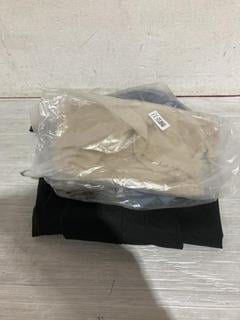 Lot 1214  
            Birmingham SR107 - Parcel Delivery Only 

                
3X ITEMS TO INCLUDE BOYS TROUSERS (SIZE 12 YRS)