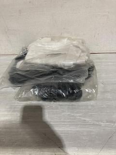 Lot 1223  
            Birmingham SR107 - Parcel Delivery Only 

                
3 X ITEMS TO INCLUDE JOHN LEWIS AND PARTNERS WHITE SHIRT