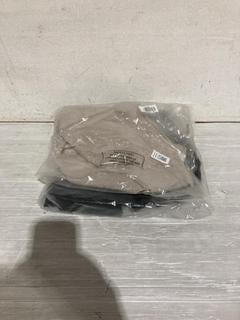 Lot 1225  
            Birmingham SR107 - Parcel Delivery Only 

                
2 X ITEMS TO INCLUDE JOHN LEWIS AND PARTNERS COTTON CREW NECK CARDI