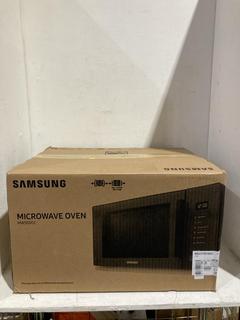 Lot 147  
            Birmingham SR107 - Parcel Delivery Only 
                
SAMSUNG MICROWAVE OVEN MODEL MW5000T
