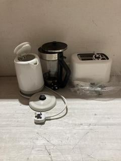 Lot 276  
            Birmingham SR107 - Parcel Delivery Only 

                
3 X KITCHEN ACCESSORIES TO INCLUDE JOHN LEWIS GLASS KETTLE