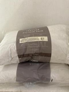 Lot 311  
            Birmingham SR107 - Parcel Delivery Only 

                
2 X JOHN LEWIS & PARTNERS PILLOWS TO INCLUDE DUCK FEATHER PILLOW PAIR