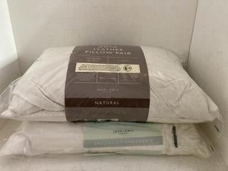 Lot 314  
            Birmingham SR107 - Parcel Delivery Only 

                
2 X JOHN LEWIS & PARTNERS PILLOWS TO INCLUDE DUCK FEATHER PILLOW PAIR