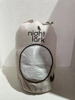 Lot 333  
            Birmingham SR107 - Parcel Delivery Only 
                
NIGHTLARK COVERLESS DUVET AND PILLOWCASE SET KING