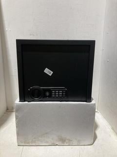Lot 398  
            Birmingham SR107 - Parcel Delivery Only 

                
DUEL SECURITY SAFE WITH KEYPAD AND KEY COMBINATION LOCK