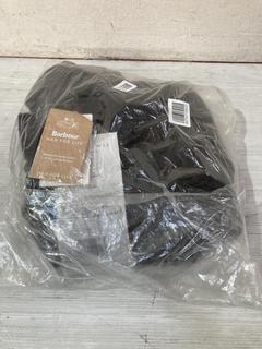 Lot 485  
            Birmingham SR107 - Parcel Delivery Only 
                
BARBOUR OIL COAT IN OLIVE SIZE 6