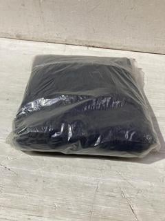 Lot 502  
            Birmingham SR107 - Parcel Delivery Only 
                
JOHN LEWIS & PARTNERS TECHNICAL CAPE BLUE WATERPROOF PONCHO ONE SIZE FITS ALL