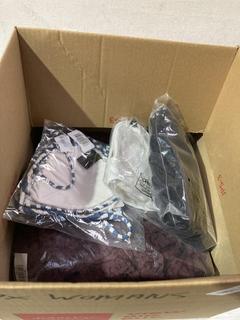 Lot 511  
            Birmingham SR107 - Parcel Delivery Only 

                
BOX OF 7 X JOHN LEWIS & PARTNERS WOMANS CLOTHS APPROX ORIGINAL RRP £150
