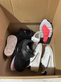 Lot 519  
            Birmingham SR107 - Parcel Delivery Only 

                
BOX OF 4 X KIDS SHOES TO INCLUDE NIKE AIR 70 SIZE KIDS 10