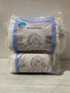 Lot 521  
            Birmingham SR107 - Parcel Delivery Only 

                
2 X SNUGGLEDOWN SCANDI COLLECTION TOUGH DUVET KING