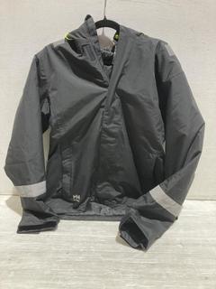 Lot 567  
            Birmingham SR107 - Parcel Delivery Only 

                
HH WORKWEAR BLACK MEDIUM COAT
