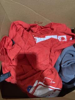 Lot 571  
            Birmingham SR107 - Parcel Delivery Only 

                
BOX OF 8X ITEMS OF MEN'S CLOTHING