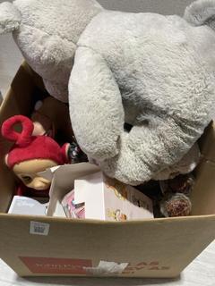 Lot 580  
            Birmingham SR107 - Parcel Delivery Only 

                
BOX OF ITEMS TO INCLUDE GAMER ANGLE STITCH FUNKO POP