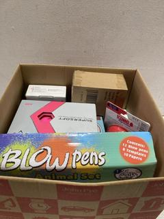Lot 594  
            Birmingham SR107 - Parcel Delivery Only 

                
BOX OF ITEMS TO INCLUDE BLOW PENS ANIMAL SET