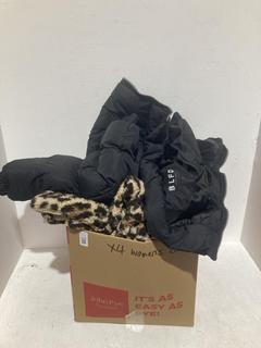 Lot 600  
            Birmingham SR107 - Parcel Delivery Only 

                
BOX OF 4 X WOMENS CLOTHES