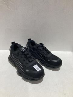 Lot 629  
            Birmingham SR107 - Parcel Delivery Only 

                
BREATHABLE SAFETY TRAINERS STEEL TOE CAP