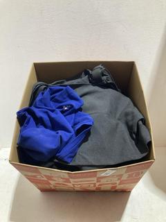 Lot 637  
            Birmingham SR107 - Parcel Delivery Only 

                
BOX OF ITEMS TO INCLUDE AZTEC BLUE JEANS JACKET