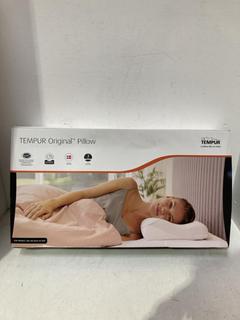 Lot 63  
            Birmingham SR107 - Parcel Delivery Only 
                
TEMPUR ORIGINAL PILLOW ORIGINAL RRP £149