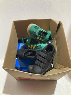 Lot 646  
            Birmingham SR107 - Parcel Delivery Only 

                
BOX OF ITEMS TO INCLUDE KIDS ADIDAS TRAINERS