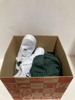 Lot 659  
            Birmingham SR107 - Parcel Delivery Only 

                
7X NIKE MENS TO INCLUDE WHITE NIKE AIR FORCES (SIZE 9)