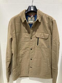 Lot 688  
            Birmingham SR107 - Parcel Delivery Only 
                
PASSENGER COAT (SIZE M)