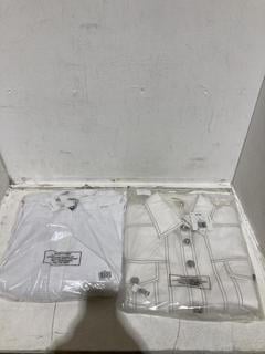 Lot 690  
            Birmingham SR107 - Parcel Delivery Only 
                
2X ITEMS TO INCLUDE GHOSPELL MEREDITH SHIRT