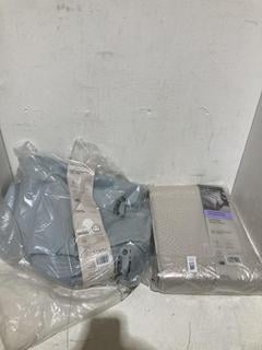 Lot 695  
            Birmingham SR107 - Parcel Delivery Only 
                
2X ITEMS TO INCLUDE JOHN LEWIS & PARTNERS SOFT & SILKY EGYPTIAN COTTON DUVET COVE...