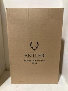 Lot 704  
            Birmingham SR107 - Parcel Delivery Only 

                
ANTLER LUGGAGE HARD CASE IN STEEL GREY