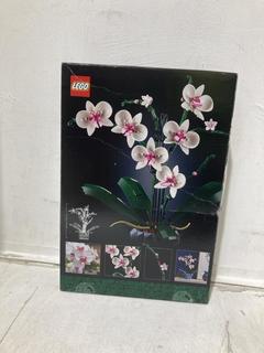 Lot 709  
            Birmingham SR107 - Parcel Delivery Only 

                
LEGO BOTANICALS ORCHIDS LEGO SPEED CHAMPIONS RACING CAR