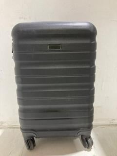 Lot 720  
            Birmingham SR107 - Parcel Delivery Only 

                
JOHN LEWIS & PARTNERS HARD BODY LUGGAGE CASE