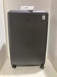 Lot 733  
            Birmingham SR107 - Parcel Delivery Only 
                
JOHN LEWIS & PARTNERS HARD BODY LUGGAGE CASE