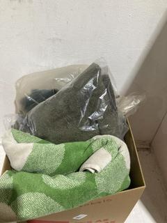 Lot 753  
            Birmingham SR107 - Parcel Delivery Only 
                
4 X JOHN LEWIS & PARTNERS TOWELS