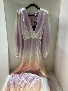 Lot 802  
            Birmingham SR107 - Parcel Delivery Only 
                
ELLIATT MAXI DRESS IN LILAC AND PEACE SIZE L