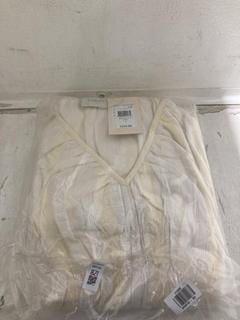 Lot 821  
            Birmingham SR107 - Parcel Delivery Only 
                
SUMMARY COPENHAGEN BELLA MAXI DRESS IN OFF WHITE SIZE M ORIGINAL RRP £235